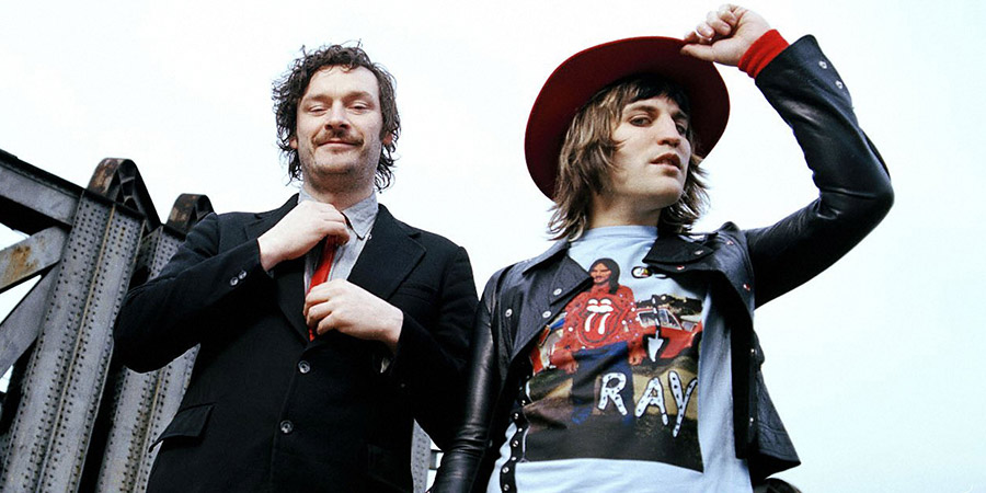 The Mighty Boosh. Image shows from L to R: Howard Moon (Julian Barratt), Vince Noir (Noel Fielding). Copyright: Baby Cow Productions