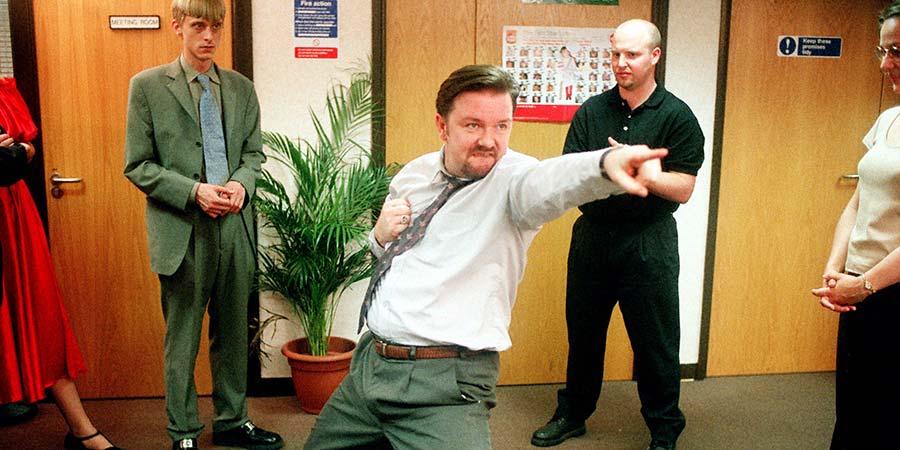 The Office. Image shows from L to R: Gareth Keenan (Mackenzie Crook), David Brent (Ricky Gervais). Copyright: BBC