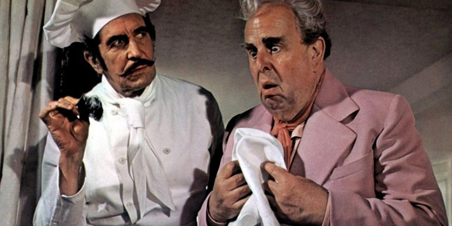 Theatre Of Blood. Image shows from L to R: Edward Lionheart (Vincent Price), Meredith Merridew (Robert Morley)