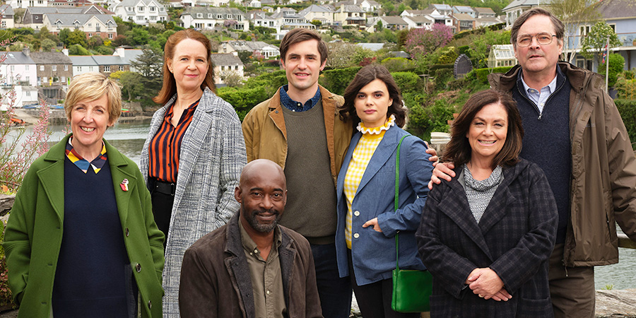 The Trouble With Maggie Cole. Image shows from L to R: Jill Wheadon (Julie Hesmondhalgh), Karen Saxton (Vicki Pepperdine), Marcus Ormansby (Patrick Robinson), Jamie Cole (Phil Dunster), Becka Cole (Gwyneth Keyworth), Maggie Cole (Dawn French), Peter Cole (Mark Heap). Copyright: Genial Productions