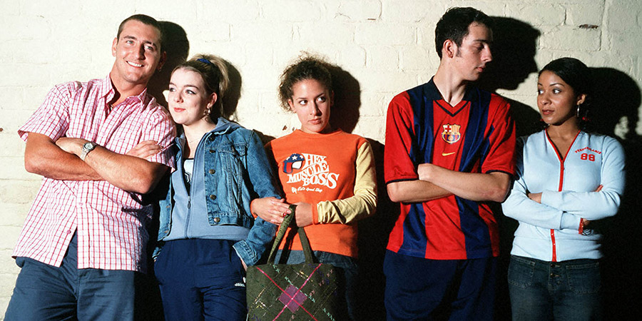 Two Pints Of Lager And A Packet Of Crisps. Image shows from L to R: Gary 'Gaz' Wilkinson (Will Mellor), Janet (Sheridan Smith), Donna Henshaw (Natalie Casey), Jonny Keogh (Ralf Little), Louise (Kathryn Drysdale). Copyright: BBC