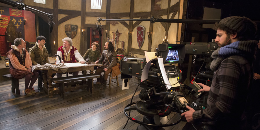 Upstart Crow. Image shows from L to R: Condell (Dominic Coleman), Kempe (Spencer Jones), Burbage (Steve Speirs), Kate (Gemma Whelan), Will Shakespeare (David Mitchell). Copyright: BBC