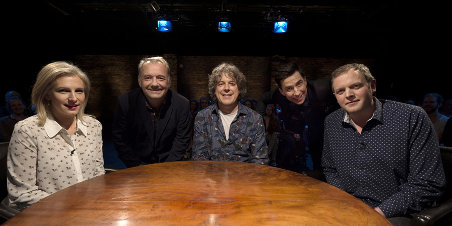 Alan Davies: As Yet Untitled. Image shows from L to R: Lucy Montgomery, Bob Mortimer, Alan Davies, Russell Kane, Miles Jupp. Copyright: Phil McIntyre Entertainment