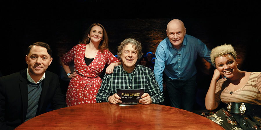 Alan Davies: As Yet Untitled. Image shows from L to R: Reece Shearsmith, Lucy Porter, Alan Davies, Dave Johns, Gemma Cairney. Copyright: Phil McIntyre Entertainment