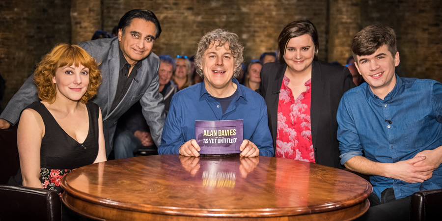 Alan Davies: As Yet Untitled. Image shows from L to R: Sophie Willan, Sanjeev Bhaskar, Alan Davies, Susan Calman, Ivo Graham. Copyright: Phil McIntyre Entertainment