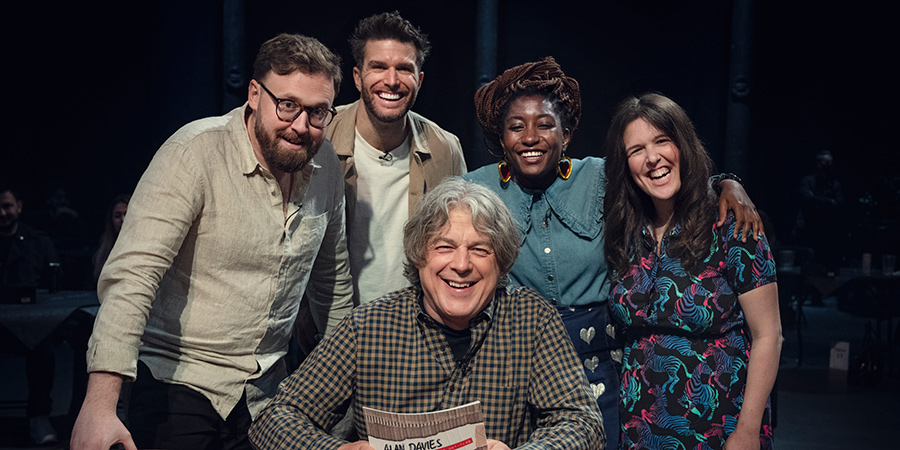 Alan Davies: As Yet Untitled. Image shows from L to R: John Kearns, Joel Dommett, Alan Davies, Sophie Duker, Rosie Jones. Copyright: Phil McIntyre Entertainment