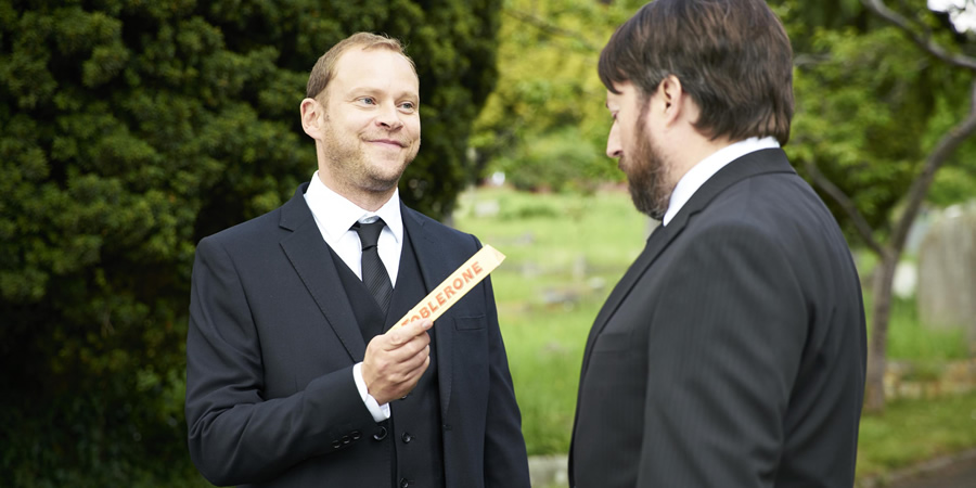 Back. Image shows from L to R: Andrew (Robert Webb), Stephen (David Mitchell)