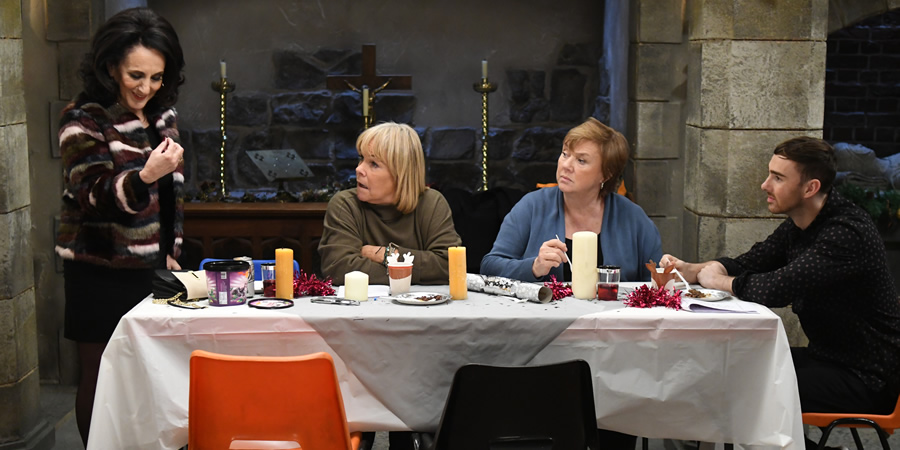 Birds Of A Feather. Image shows from L to R: Dorien Green (Lesley Joseph), Tracey Stubbs (Linda Robson), Sharon Theodopolopodous (Pauline Quirke), Travis Stubbs (Charlie Quirke)