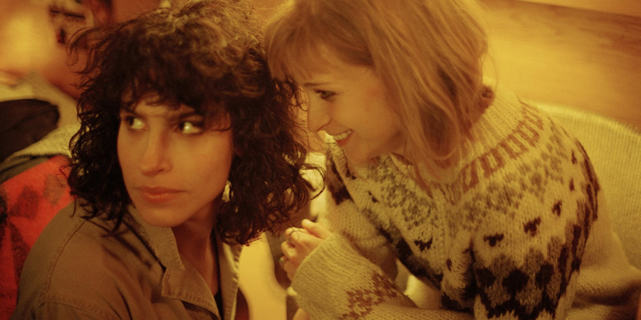 The Bisexual. Image shows from L to R: Leila (Desiree Akhavan), Tania (Niamh Algar)