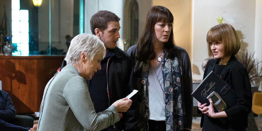 Boy Meets Girl. Image shows from L to R: Pam (Denise Welch), Leo (Harry Hepple), Judy (Rebecca Root), Monica (Sally Tatum). Copyright: Tiger Aspect Productions