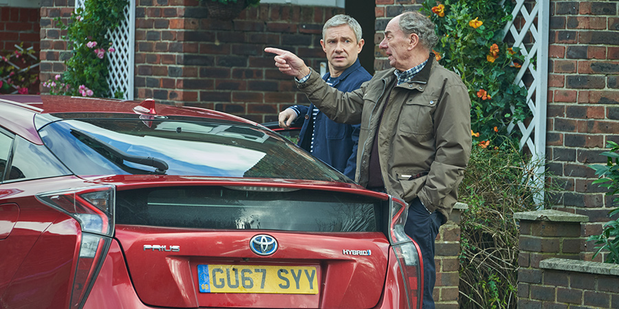 Breeders. Image shows from L to R: Paul (Martin Freeman), Jim (Alun Armstrong). Copyright: Avalon Television