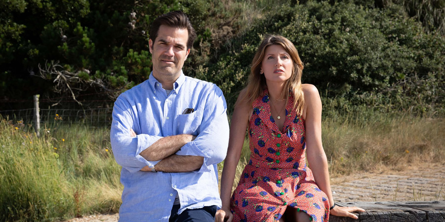 Catastrophe. Image shows from L to R: Rob (Rob Delaney), Sharon (Sharon Horgan). Copyright: Avalon Television