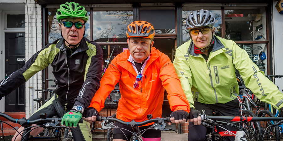 Cold Feet. Image shows from L to R: Adam Williams (James Nesbitt), Pete Gifford (John Thomson), David Marsden (Robert Bathurst). Copyright: Big Talk Productions