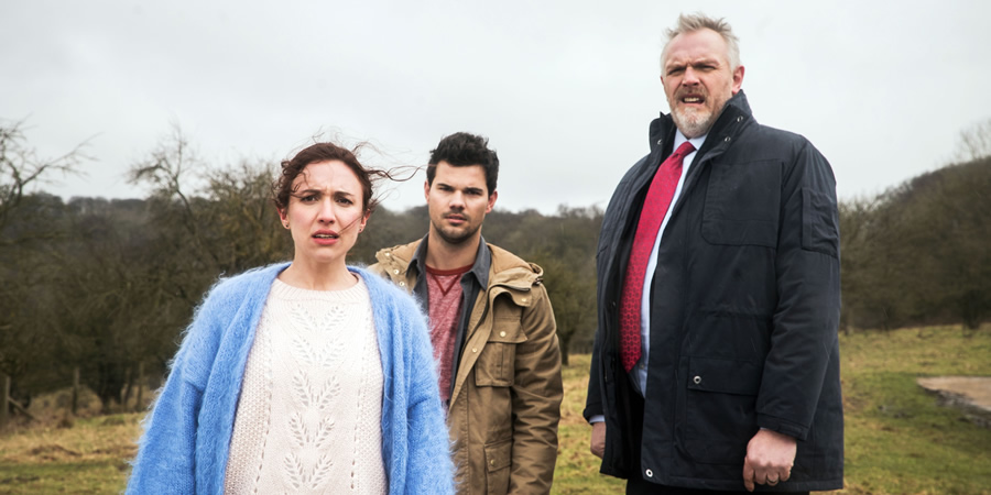 Cuckoo. Image shows from L to R: Rachel (Esther Smith), Dale (Taylor Lautner), Ken (Greg Davies). Copyright: Roughcut Television