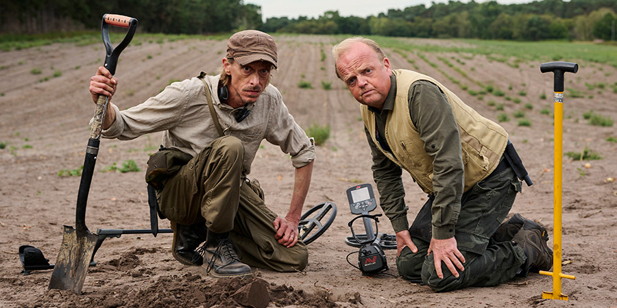 Detectorists. Image shows left to right: Andy Stone (Mackenzie Crook), Lance Stater (Toby Jones)
