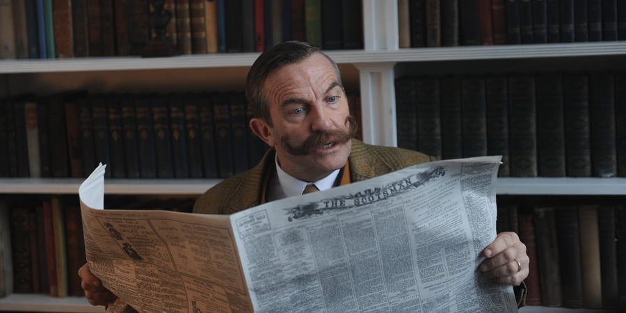 Drunk History. Sir Arthur Conan Doyle (Bradley Walsh). Copyright: Tiger Aspect Productions