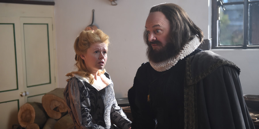 Drunk History. Image shows from L to R: Anne Hathaway (Sian Gibson), William Shakespeare (Mark Heap). Copyright: Tiger Aspect Productions