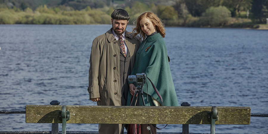 Everyone Else Burns. Image shows left to right: David Lewis (Simon Bird), Fiona Lewis (Kate O'Flynn)