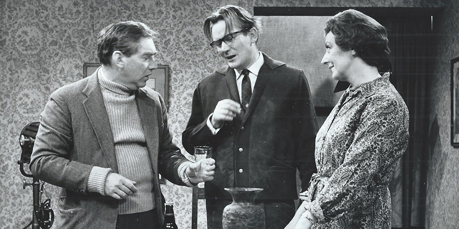 Hancock. Image shows from L to R: Tony Hancock (Tony Hancock), Peter Dartford (Denholm Elliott), Diana Pride (Fanny Rowe)