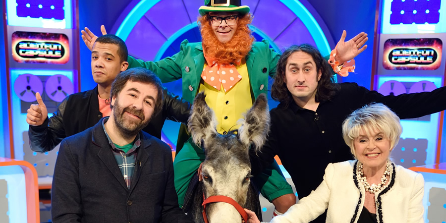 Harry Hill's Alien Fun Capsule. Image shows from L to R: Jacob Anderson, David O'Doherty, Harry Hill, Ross Noble, Gloria Hunniford. Copyright: Nit TV