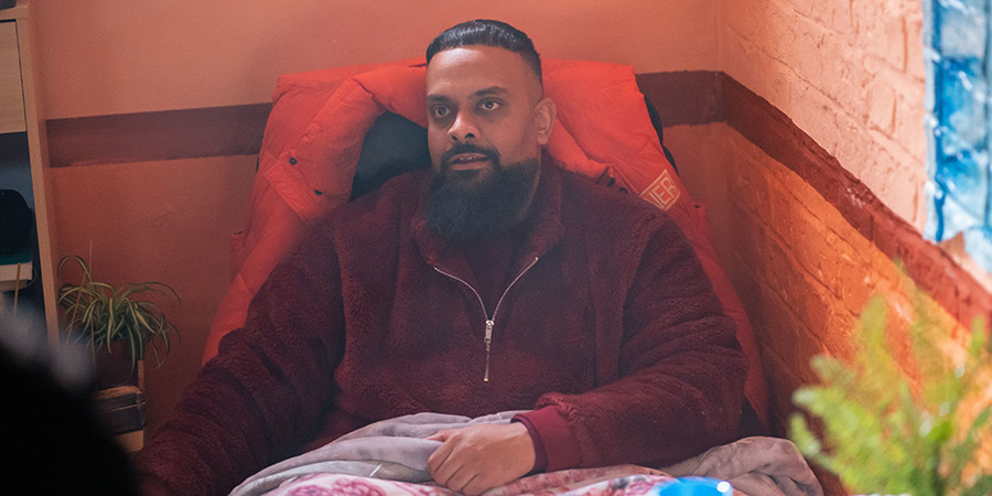 Man Like Mobeen. Mobeen (Guz Khan)