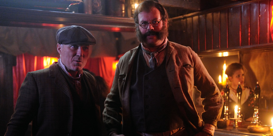 Murder In Successville. Image shows from L to R: Martin Kemp, DI Sleet (Tom Davis). Copyright: Tiger Aspect Productions