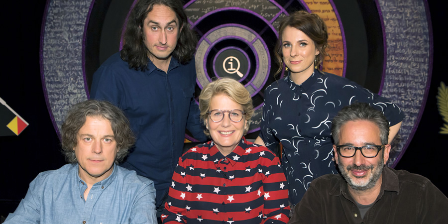 QI. Image shows from L to R: Alan Davies, Ross Noble, Sandi Toksvig, Cariad Lloyd, David Baddiel. Copyright: TalkbackThames