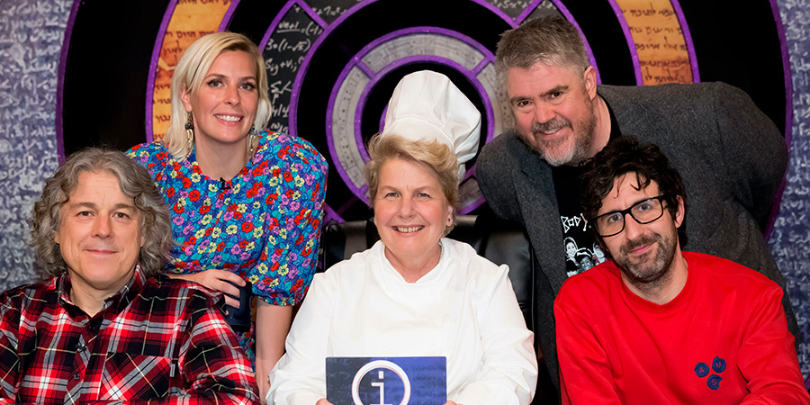 QI. Image shows from L to R: Alan Davies, Sara Pascoe, Sandi Toksvig, Phill Jupitus, Mark Watson