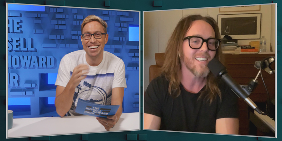 The Russell Howard Hour. Image shows from L to R: Russell Howard, Tim Minchin. Copyright: Avalon Television