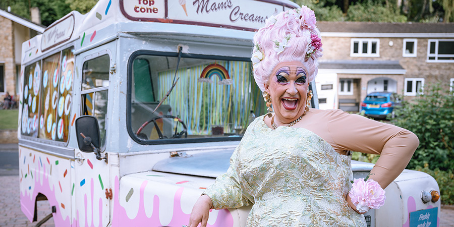 Smoggie Queens. Mam (Mark Benton)