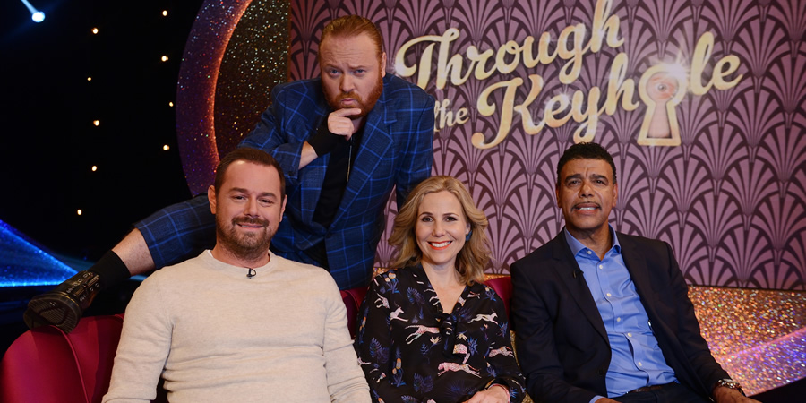 Through The Keyhole. Image shows from L to R: Danny Dyer, Leigh Francis, Sally Phillips, Chris Kamara. Copyright: Talkback