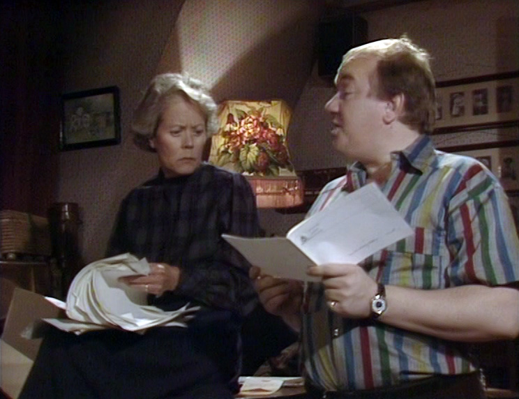 Colin's Sandwich. Image shows left to right: Colin's mum (Annette Crosbie), Colin Watkins (Mel Smith)