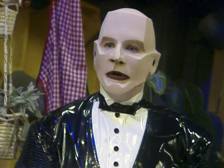 Red Dwarf. Kryten (David Ross). Credit: BBC