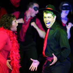 Showstopper! The Improvised Musical. Copyright: Granada Productions