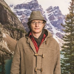 Simon Munnery: Standing Still. Simon Munnery