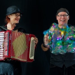 Bubble And Squeeze. Image shows from L to R: Jet Black Pearl, Louis Pearl