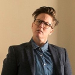 Hannah Gadsby - No Bones About It. Hannah Gadsby