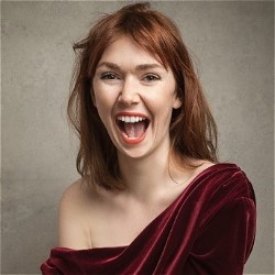 Elf Lyons: Talks Dirty for an Hour. Elf Lyons