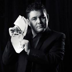 Off the Cuff: Stand-Up Comedy Magic. Chris Dinwoodie