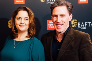 Image shows from L to R: Ruth Jones, Rob Brydon