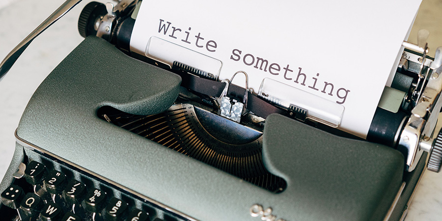 Typewriter. Image by Markus Winkler from Pixabay