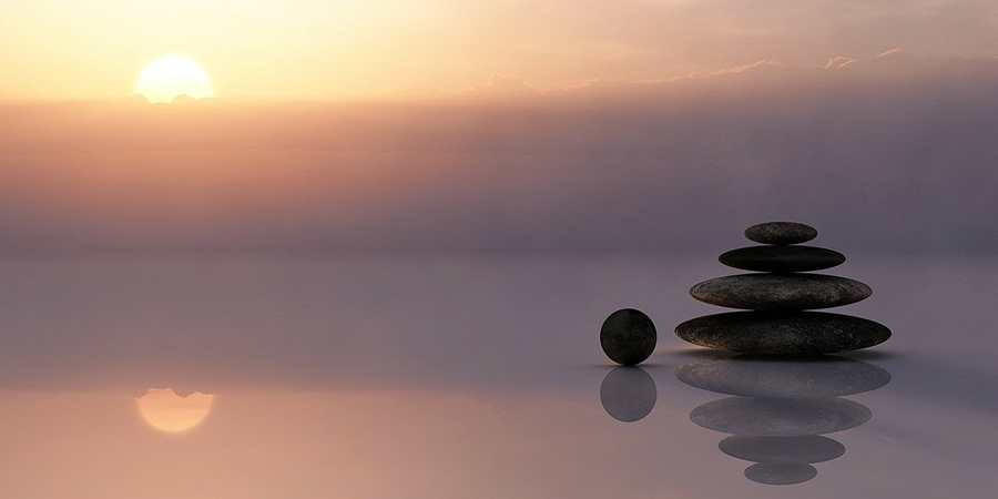 Zen stones. Image by Ralf Kunze from Pixabay