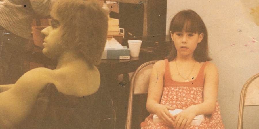 Melinda Hughes as a child, on the set of The Incredible Hulk. Image shows from L to R: Lou Ferrigno, Melinda Hughes