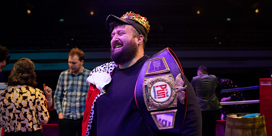 UK Pun Championship 2024. Kev Mud. Credit: Crosscut Media, David Wilson Clarke