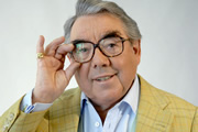 Being Ronnie Corbett. Ronnie Corbett