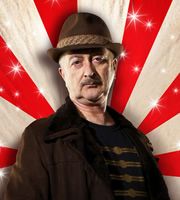 Big Top. Erasmus (Tony Robinson). Copyright: Big Bear Films