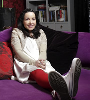 Ideal. Tilly (Janeane Garofalo). Copyright: Baby Cow Productions