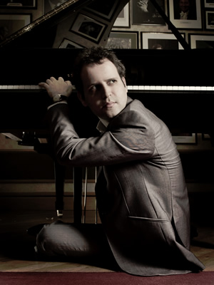 Adam Kay. Copyright: Idil Sukan