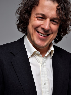 Alan Davies Après-Ski. Alan Davies. Copyright: So Television