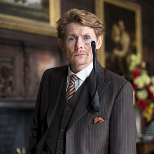 Blandings. Galahad Threepwood (Julian Rhind-Tutt). Copyright: Mammoth Screen